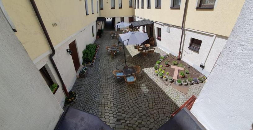 Hotel Goldener Loewe Zeulenroda-Triebes Exterior foto